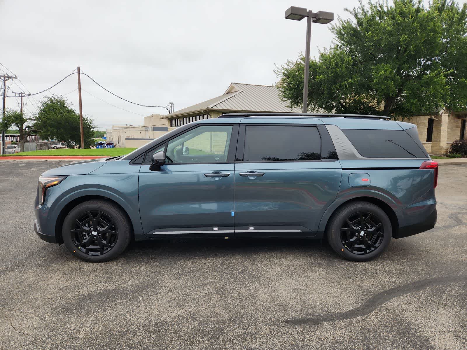 Thumbnail: 2026 Kia Carnival - 4