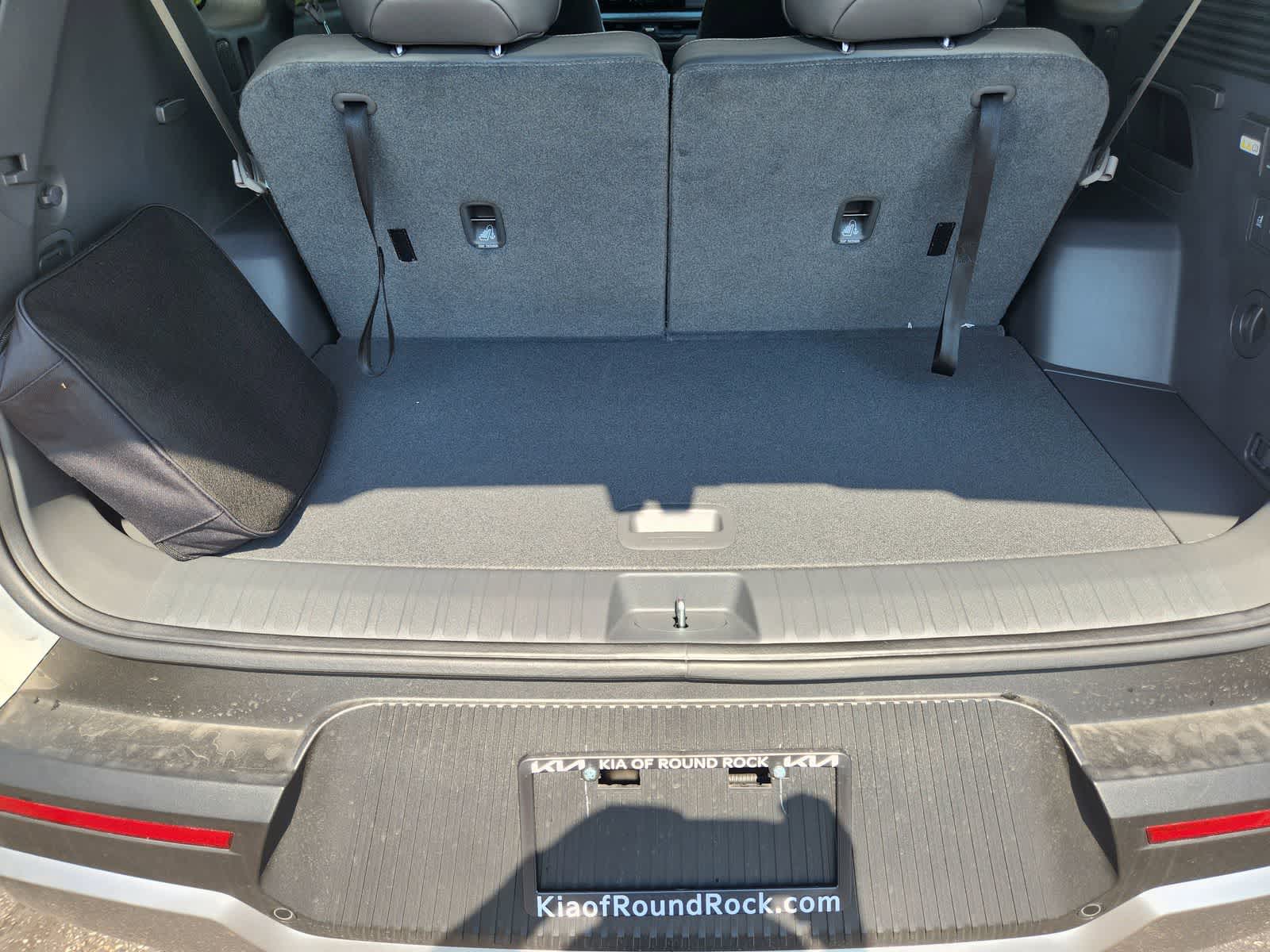 Thumbnail: 2026 Kia EV9 - 28