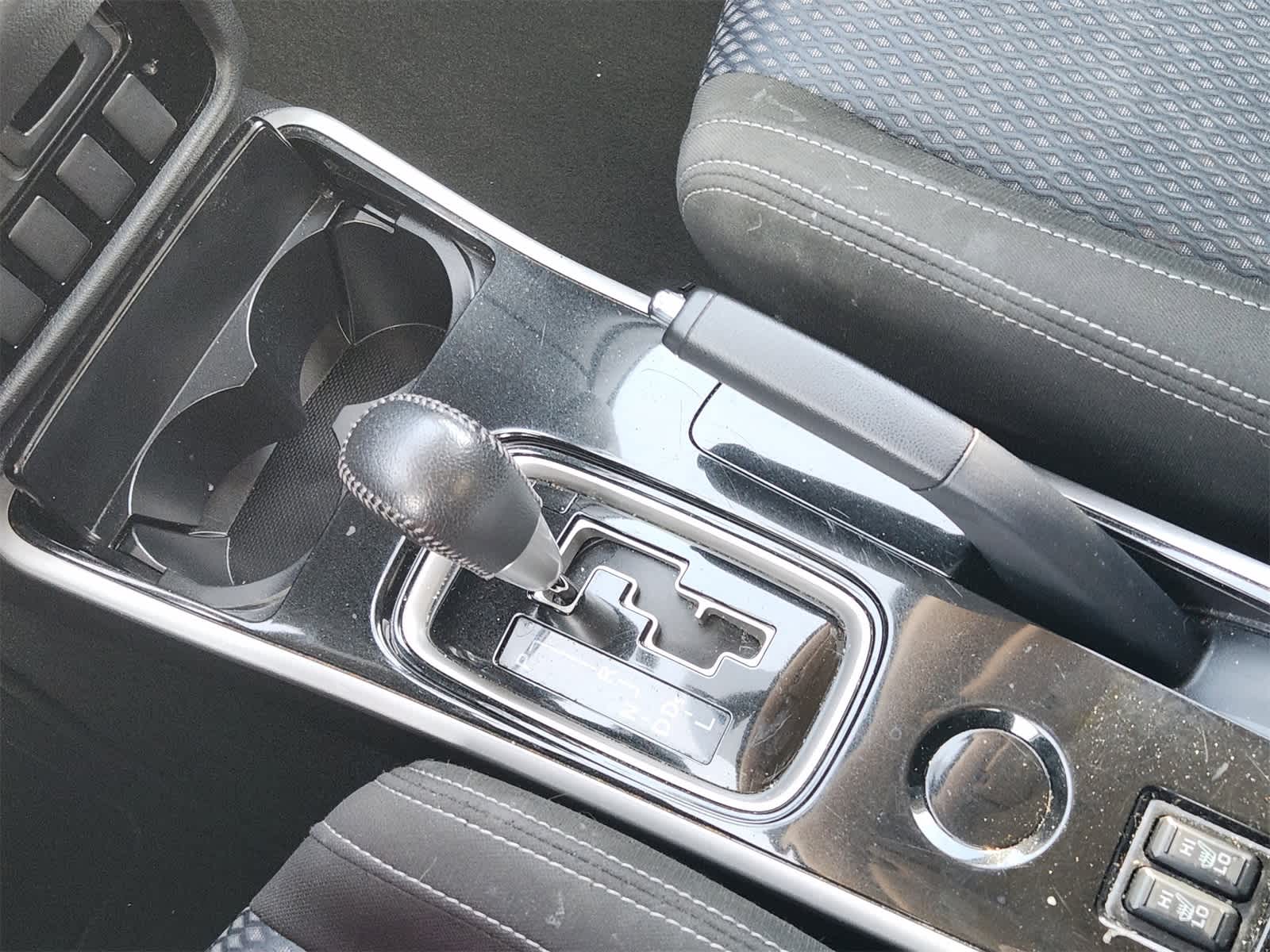 Thumbnail: 2018 Mitsubishi Outlander - 20