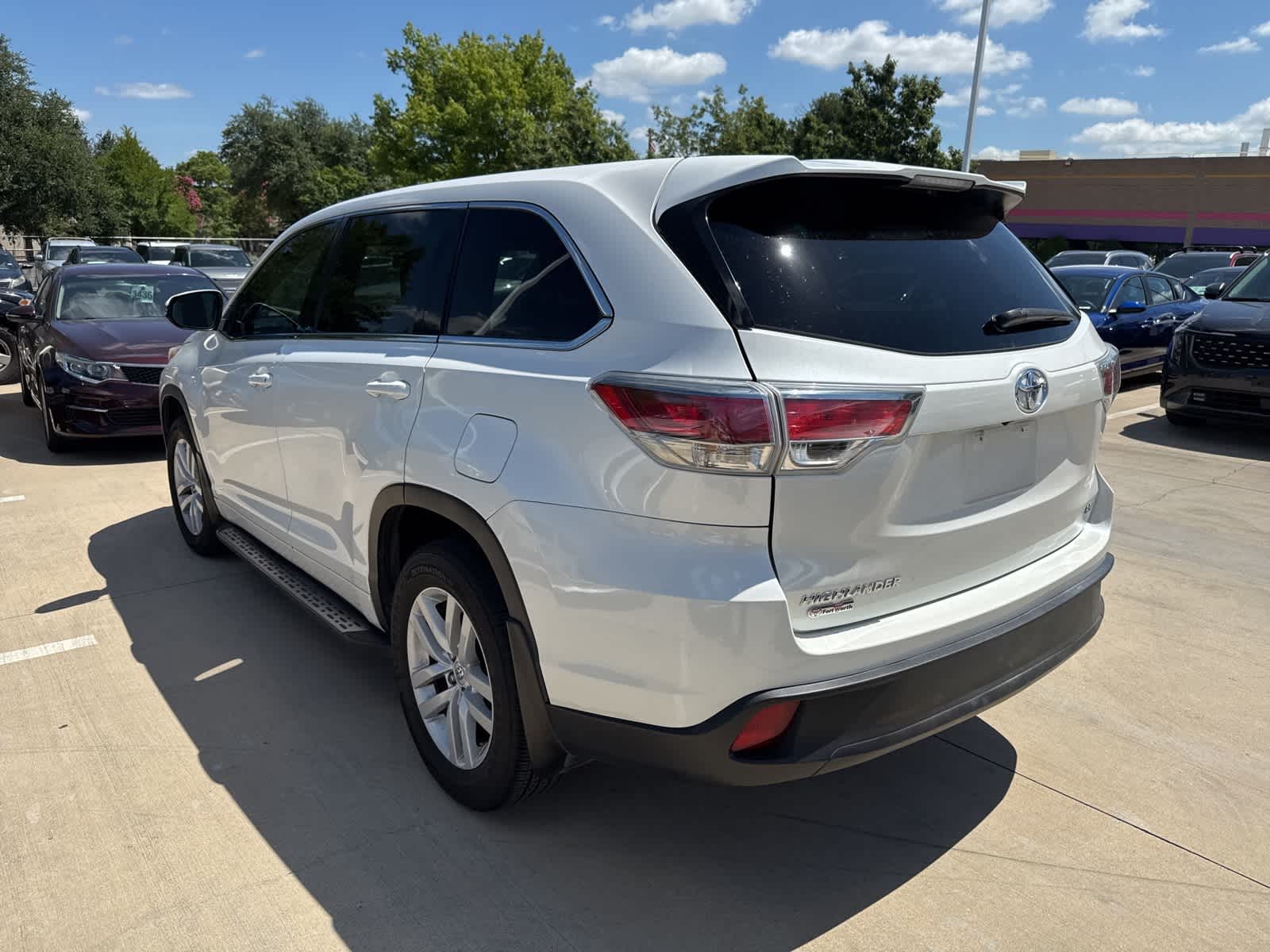 Thumbnail: 2015 Toyota Highlander - 9