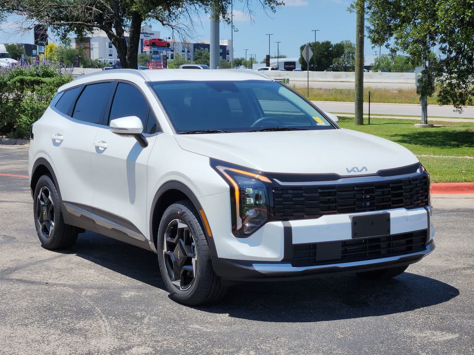 Thumbnail: 2026 Kia Sportage - 3
