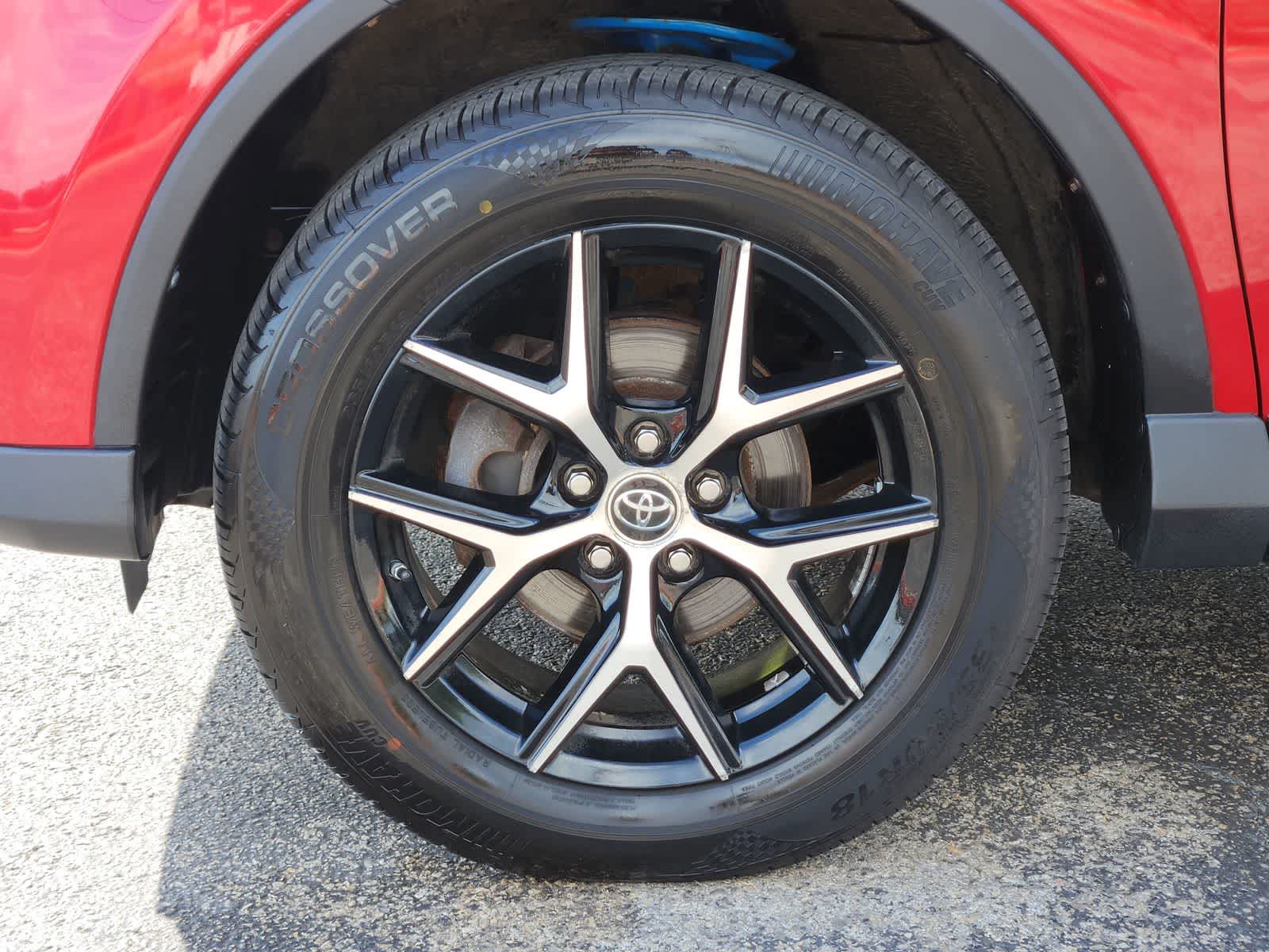 Thumbnail: 2017 Toyota RAV4 - 8