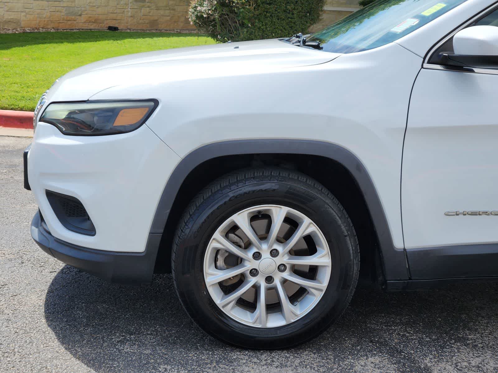 Thumbnail: 2019 Jeep Cherokee - 8