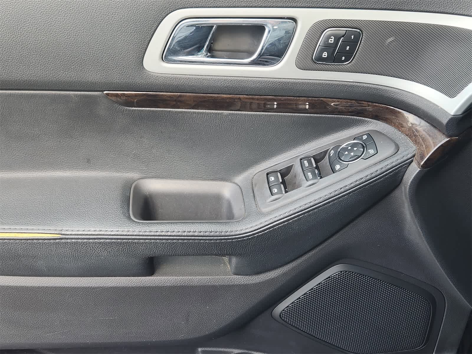 Thumbnail: 2013 Ford Explorer - 22