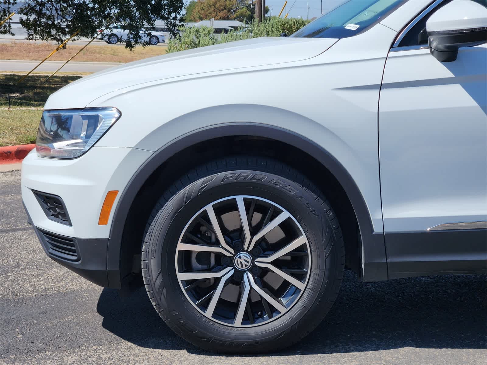 Thumbnail: 2021 Volkswagen Tiguan - 8