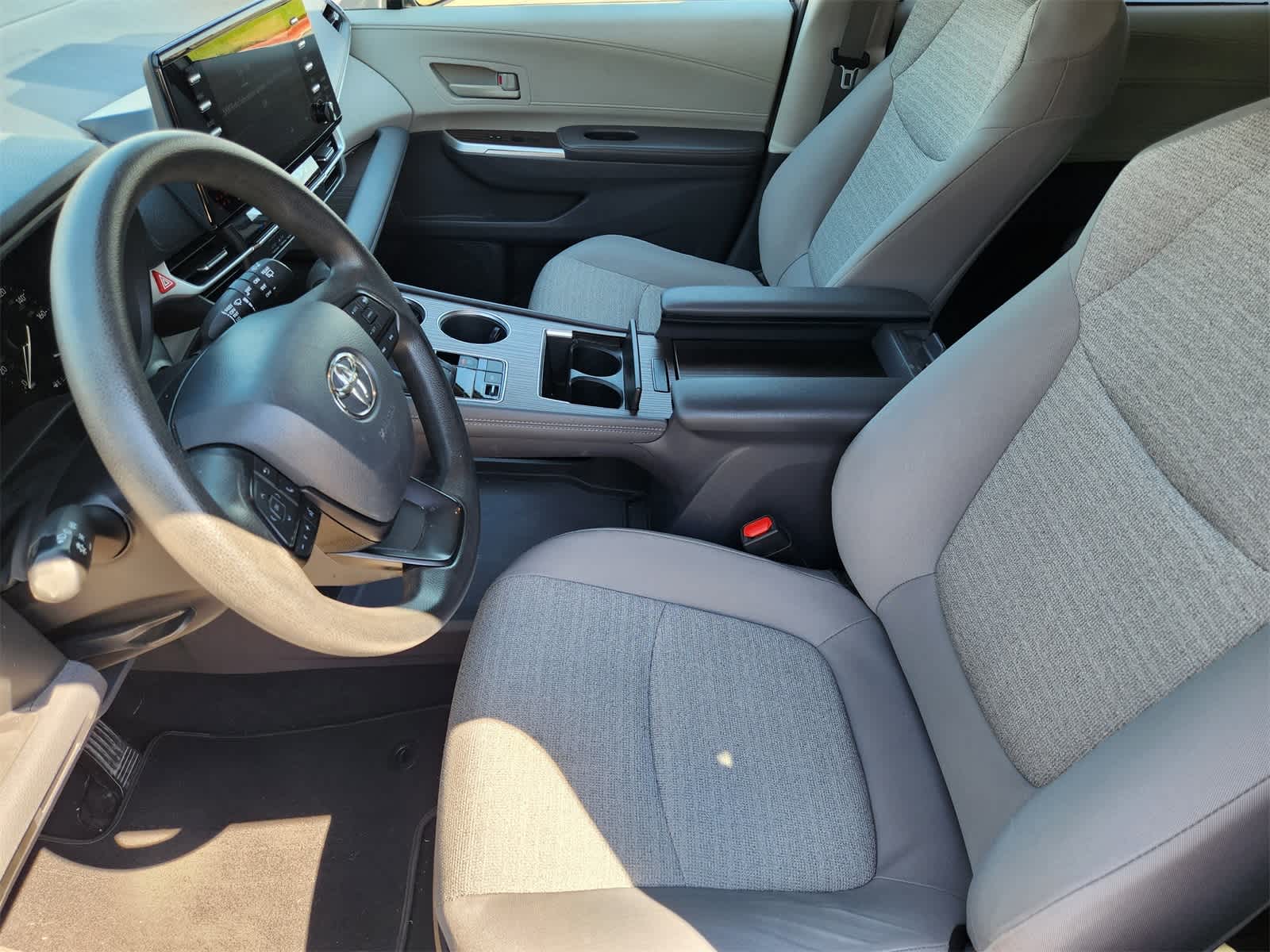 Thumbnail: 2022 Toyota Sienna - 13