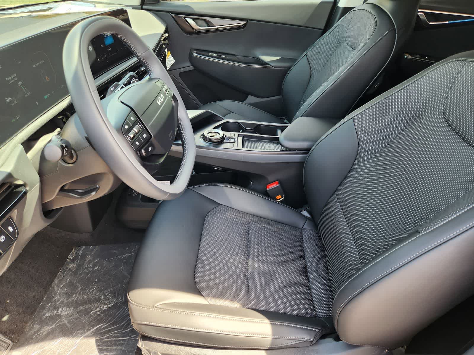 Thumbnail: 2025 Kia EV6 - 11