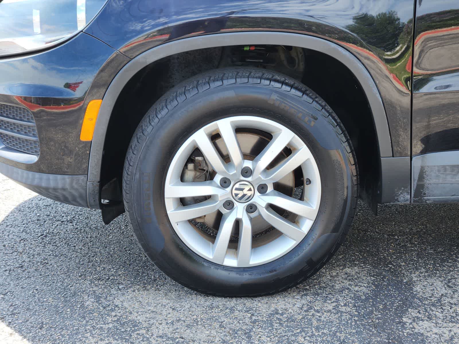 Thumbnail: 2016 Volkswagen Tiguan - 9