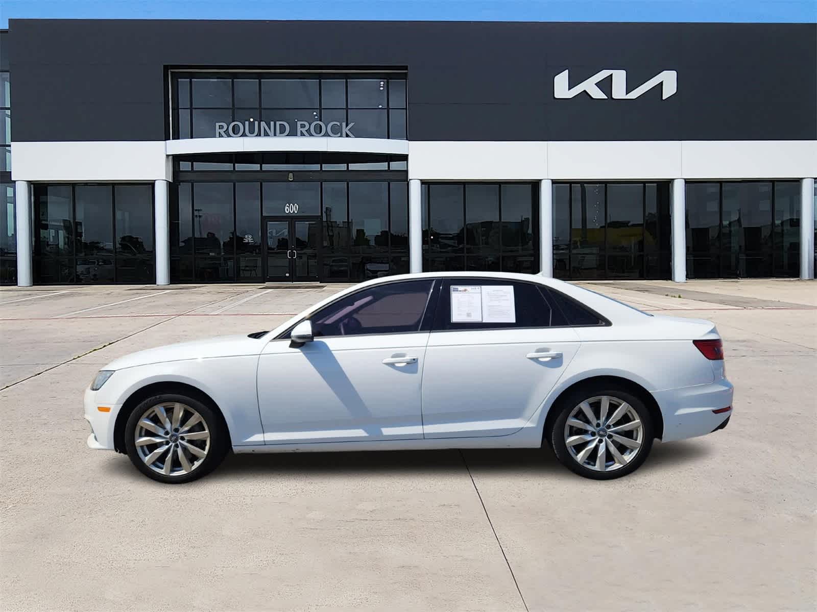 2017 Audi A4 2.0T Premium photo 4