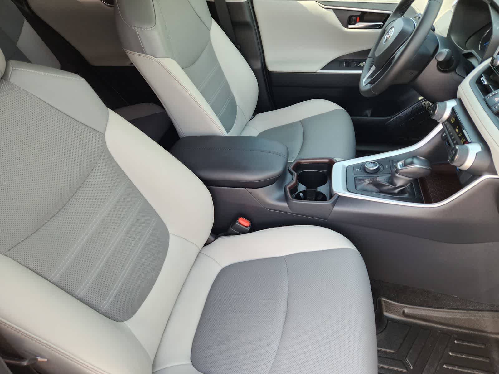 Thumbnail: 2019 Toyota RAV4 - 12