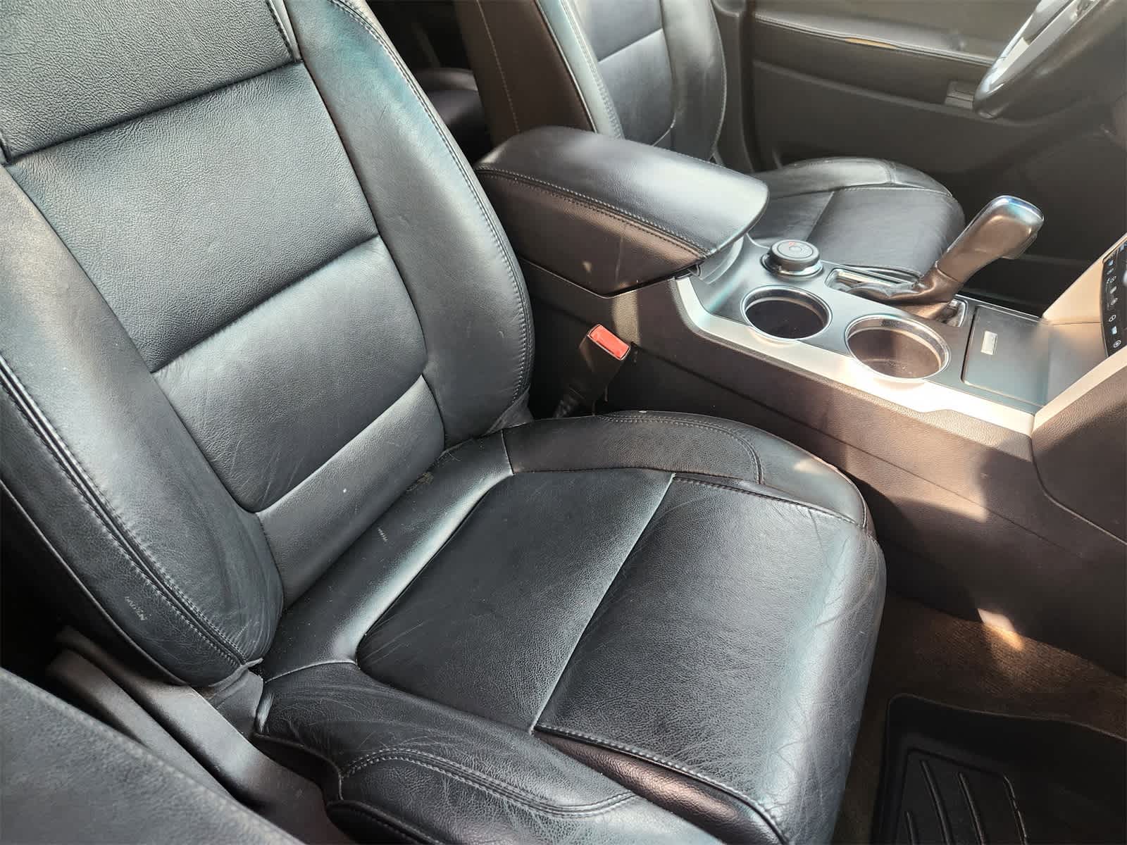 Thumbnail: 2013 Ford Explorer - 14