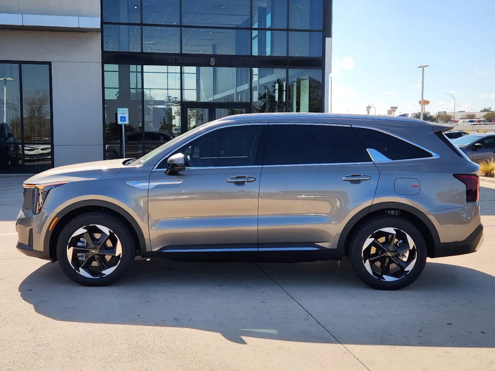 Thumbnail: 2025 Kia Sorento - 3