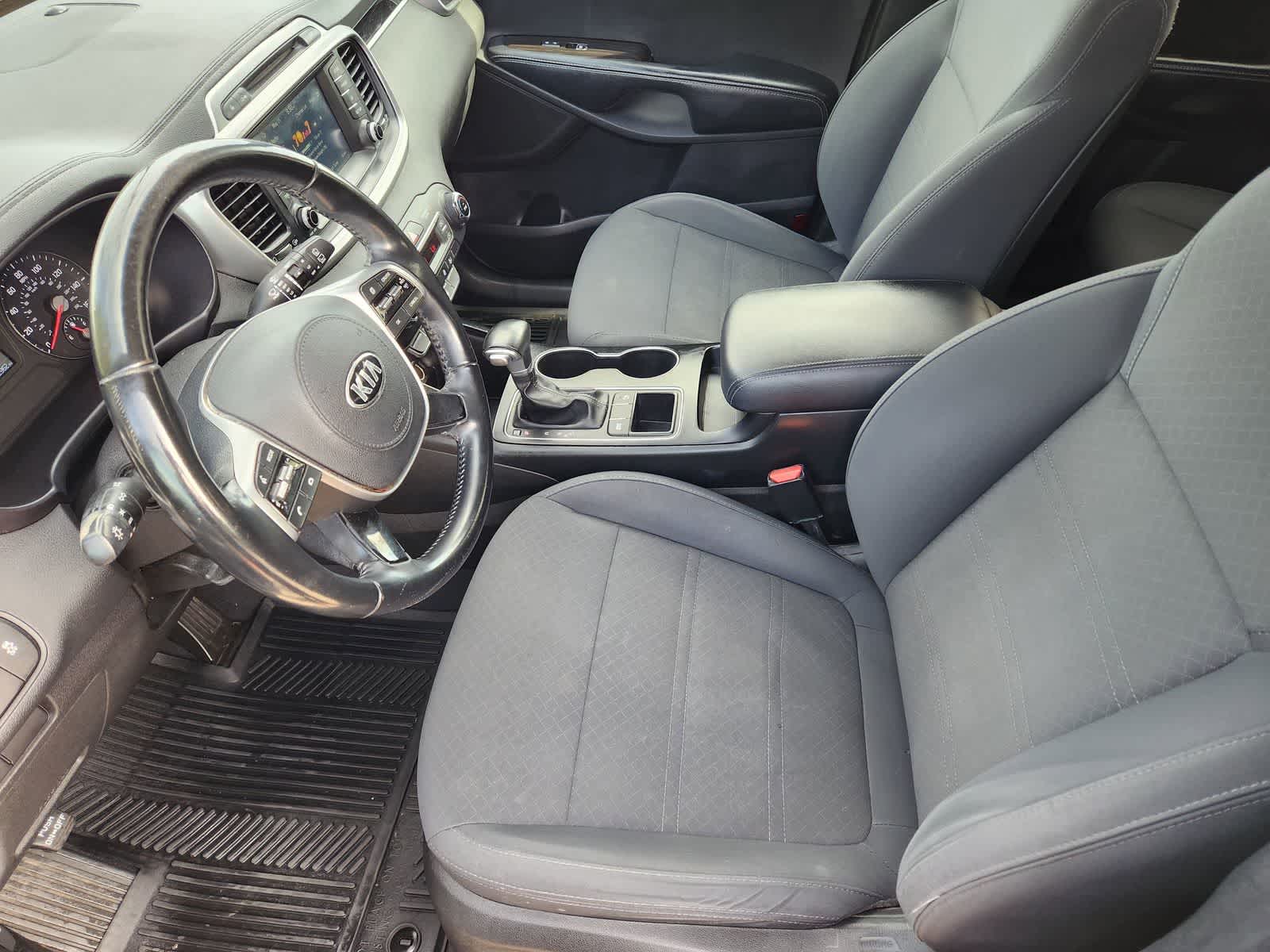 Thumbnail: 2019 Kia Sorento - 11