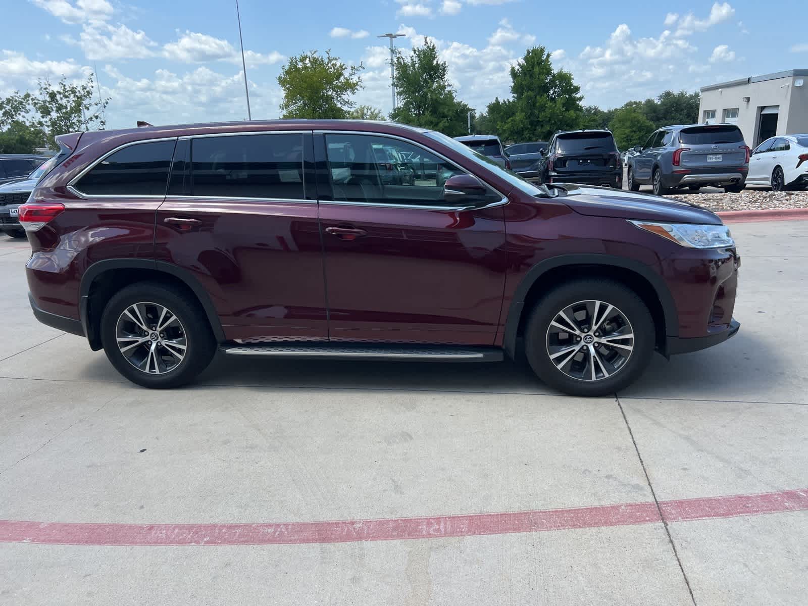 Thumbnail: 2017 Toyota Highlander - 6