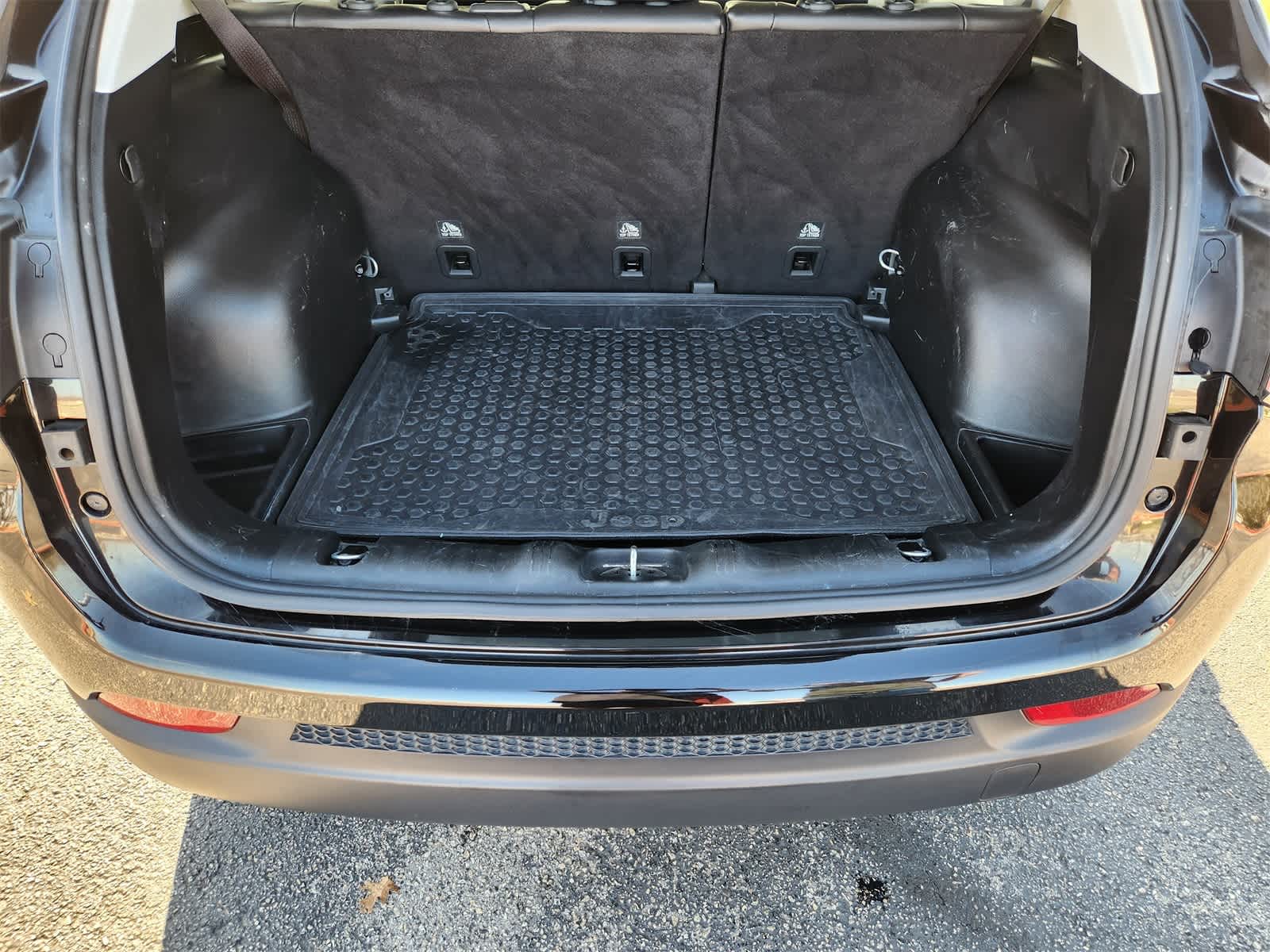 Thumbnail: 2019 Jeep Compass - 29