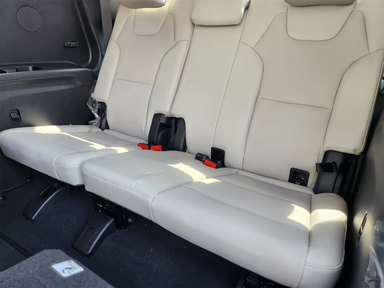 Thumbnail: 2025 Kia Telluride - 28