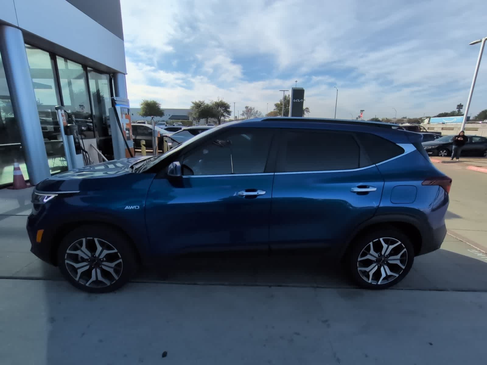 Thumbnail: 2023 Kia Seltos - 8