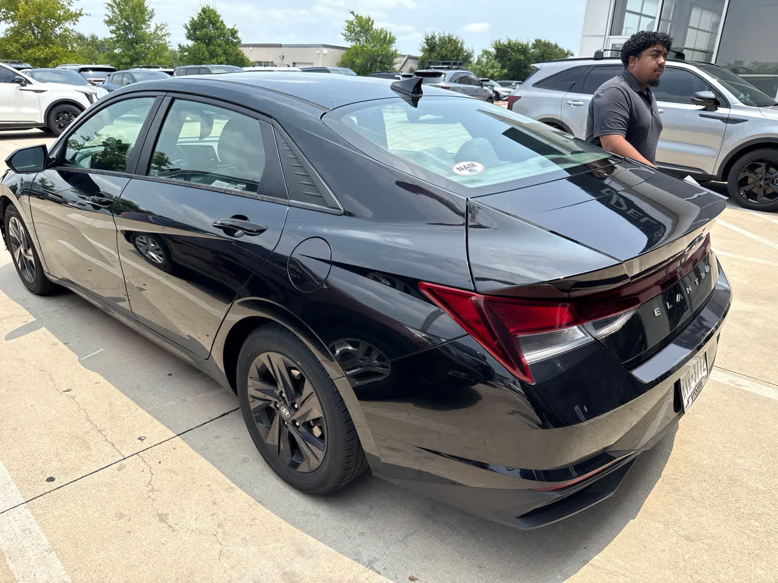 Thumbnail: 2021 Hyundai Elantra - 4