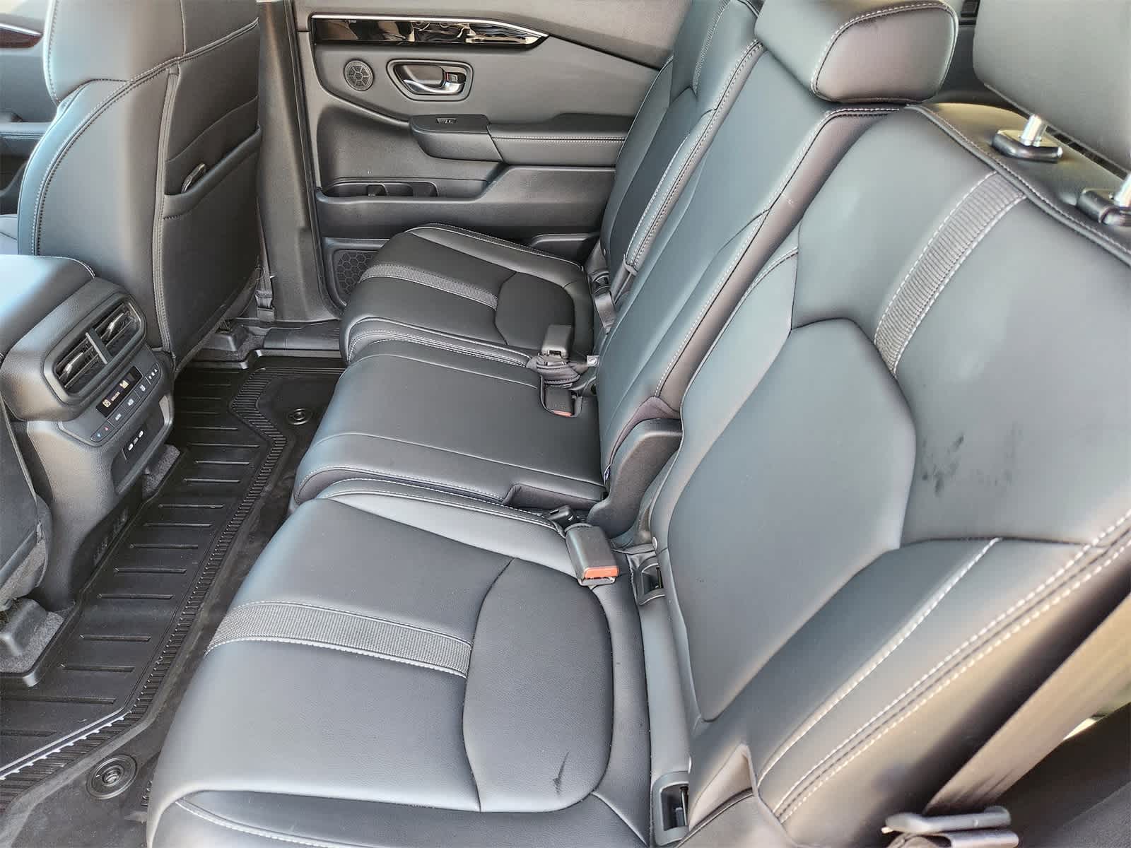 Thumbnail: 2024 Honda Pilot - 25