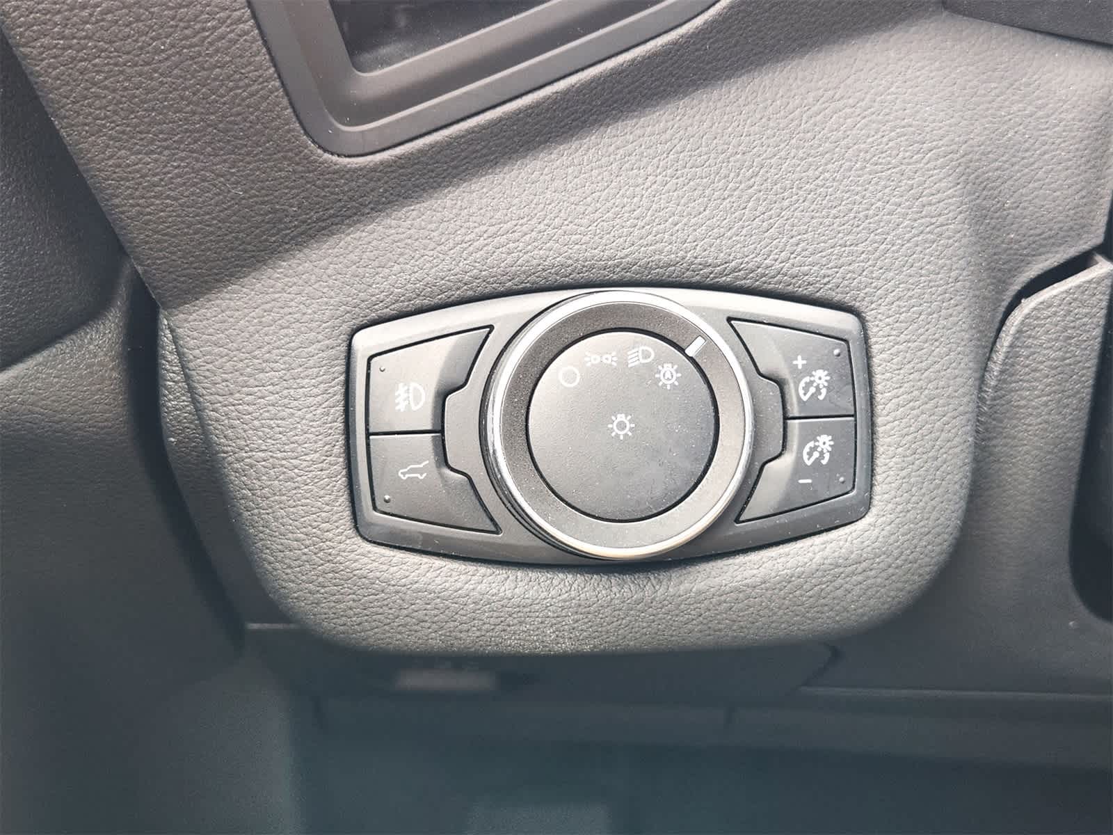 Thumbnail: 2018 Ford Escape - 21