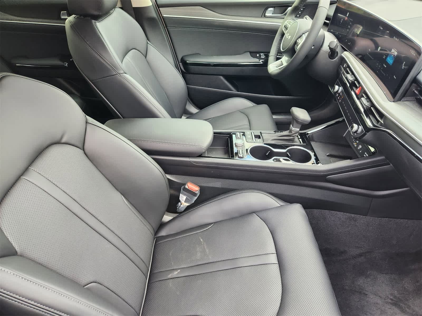 Thumbnail: 2026 Kia K5 - 11