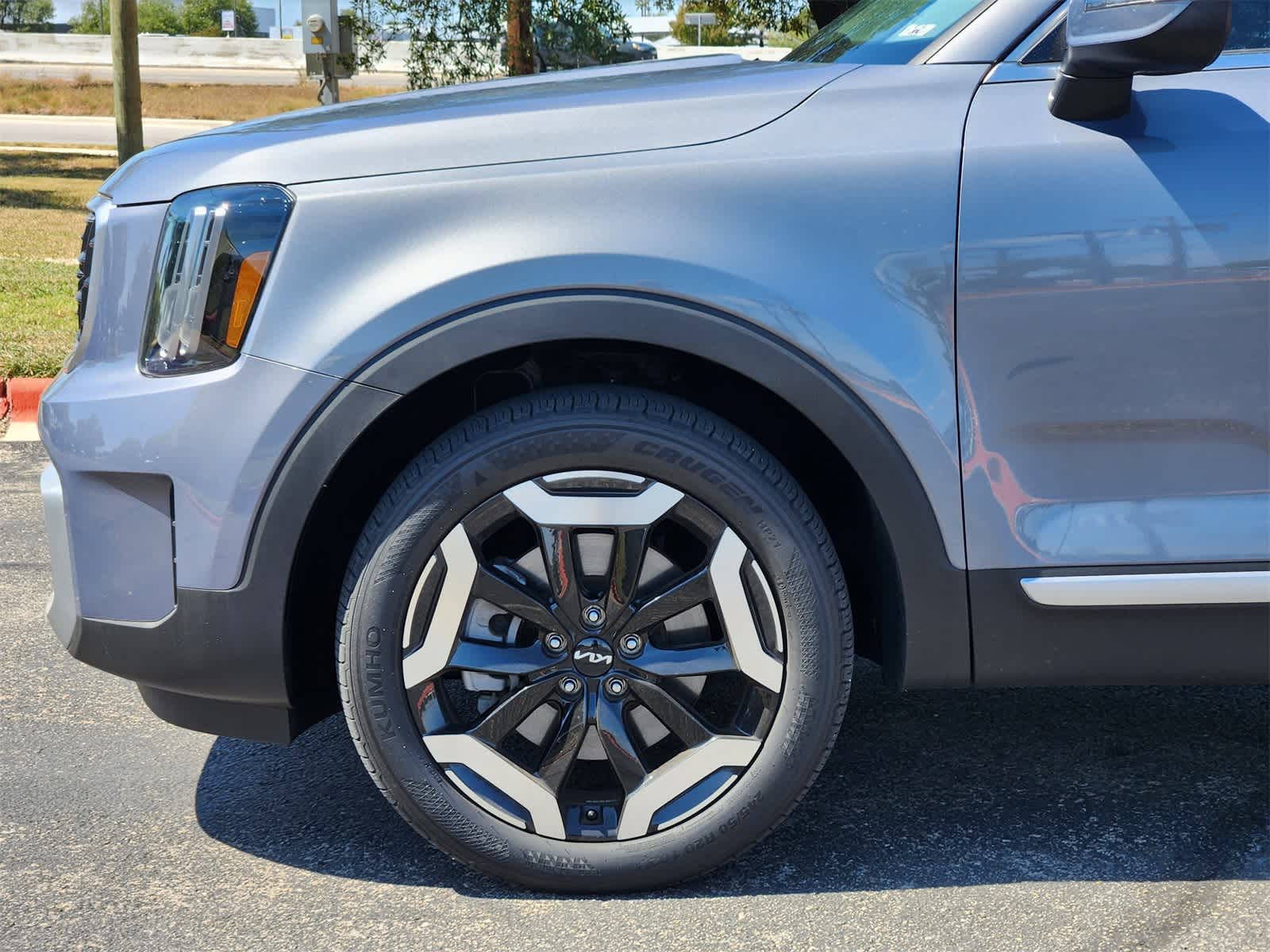 Thumbnail: 2023 Kia Telluride - 8