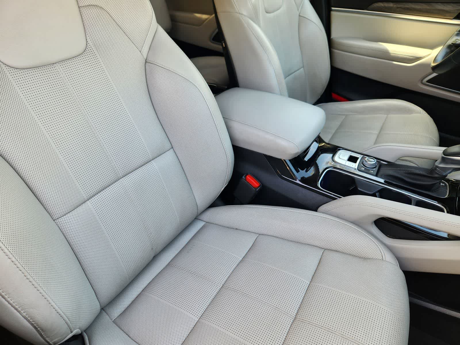 Thumbnail: 2020 Kia Telluride - 12