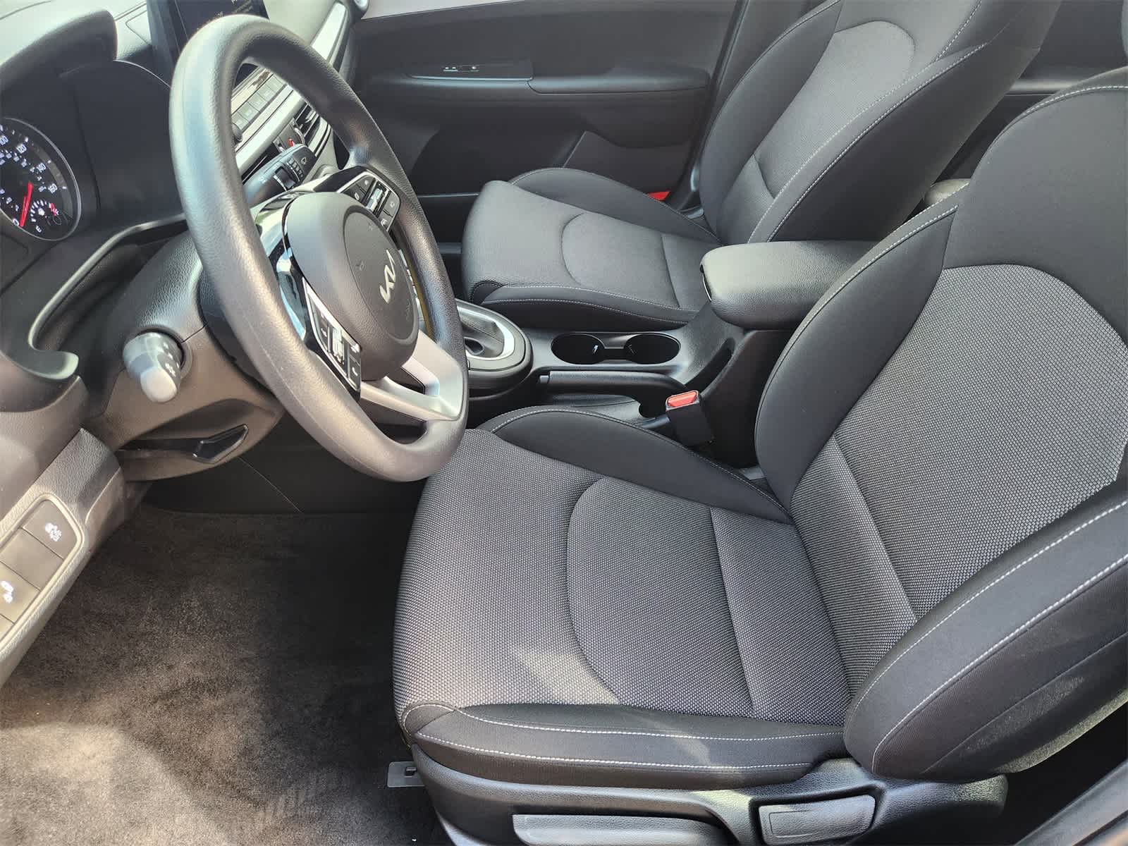 2024 Kia Forte LXS 12