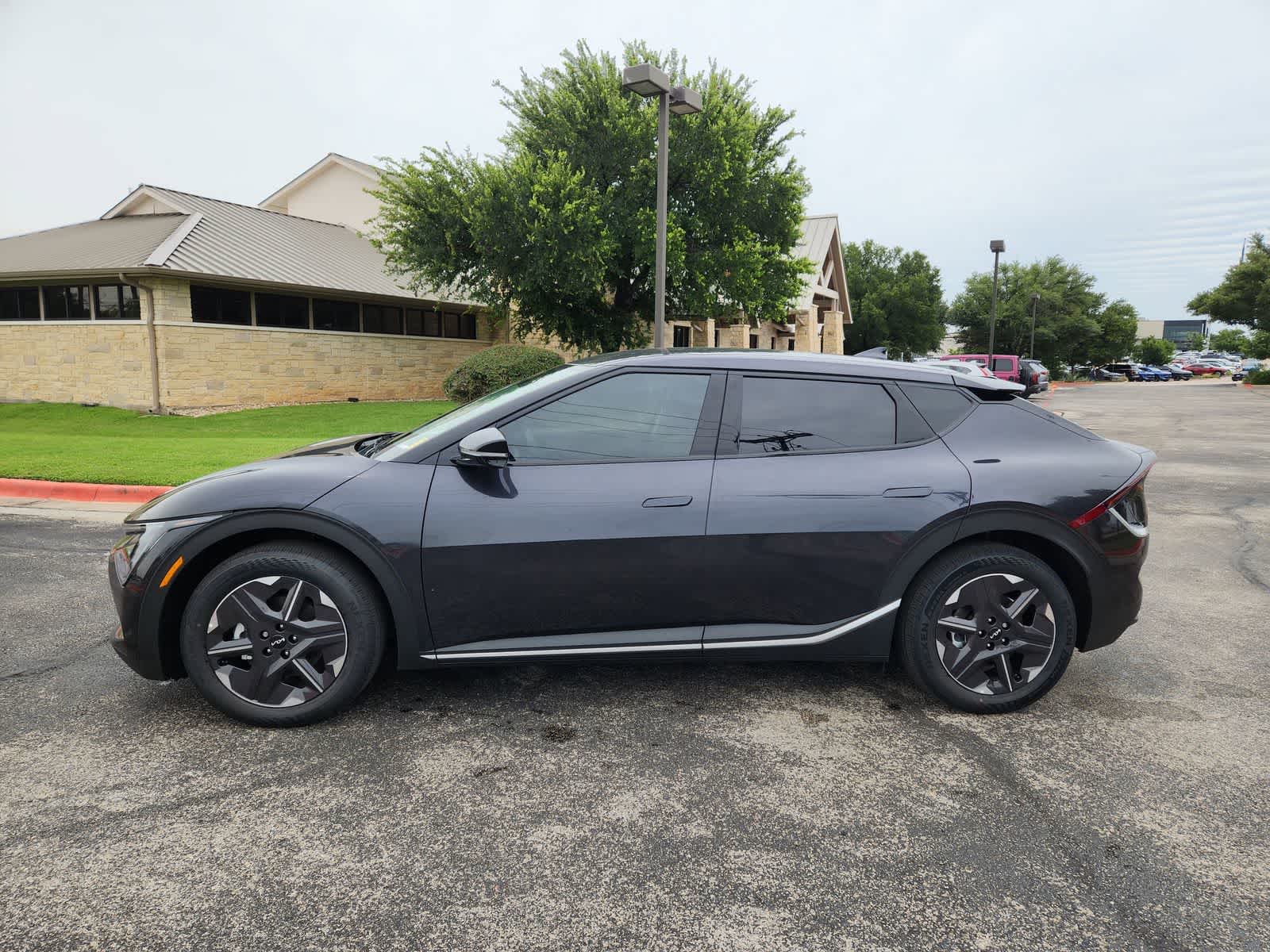 Thumbnail: 2026 Kia EV6 - 4