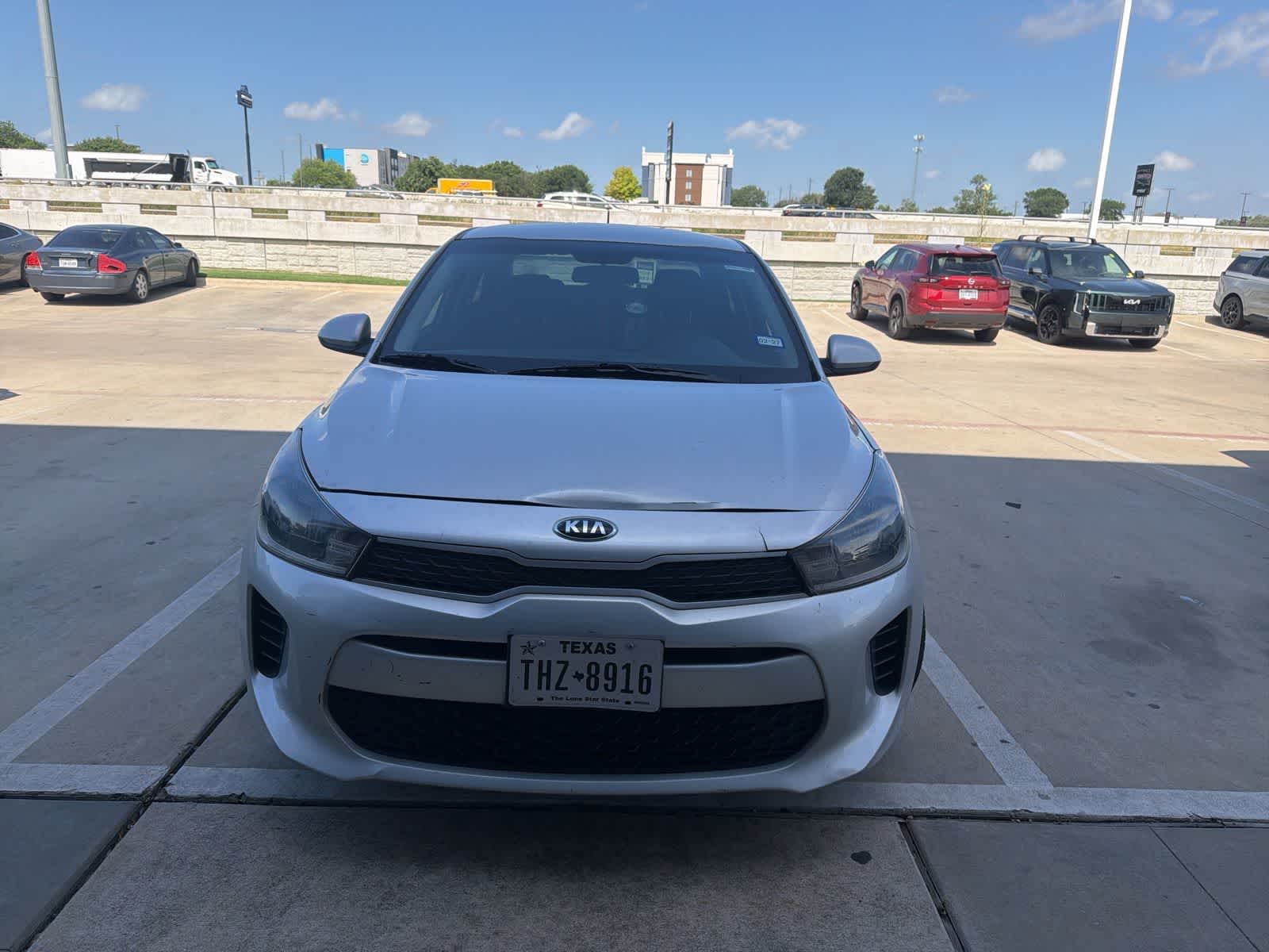 Thumbnail: 2020 Kia Rio - 4