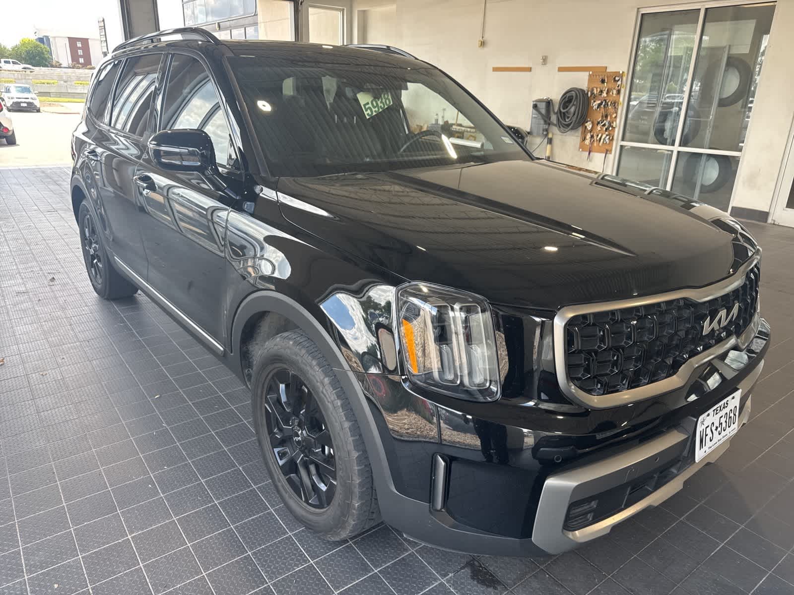 Thumbnail: 2023 Kia Telluride - 3