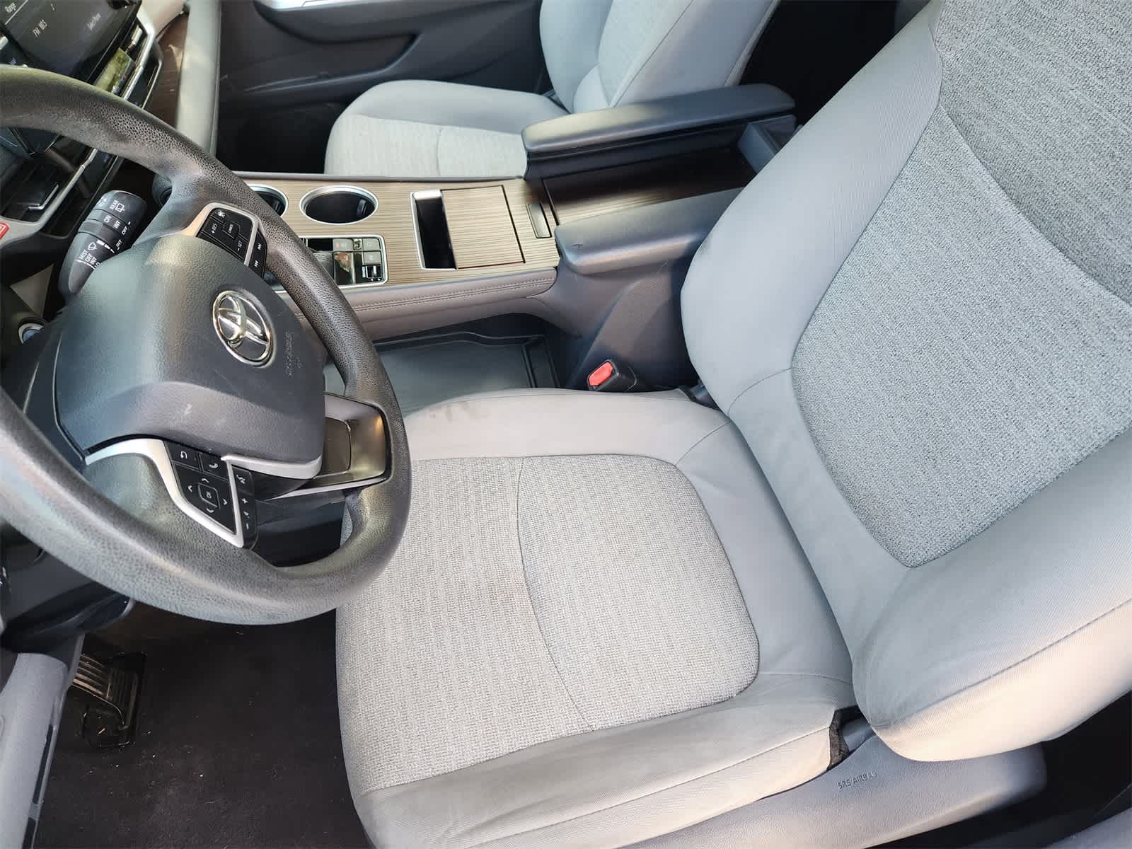 Thumbnail: 2021 Toyota Sienna - 12