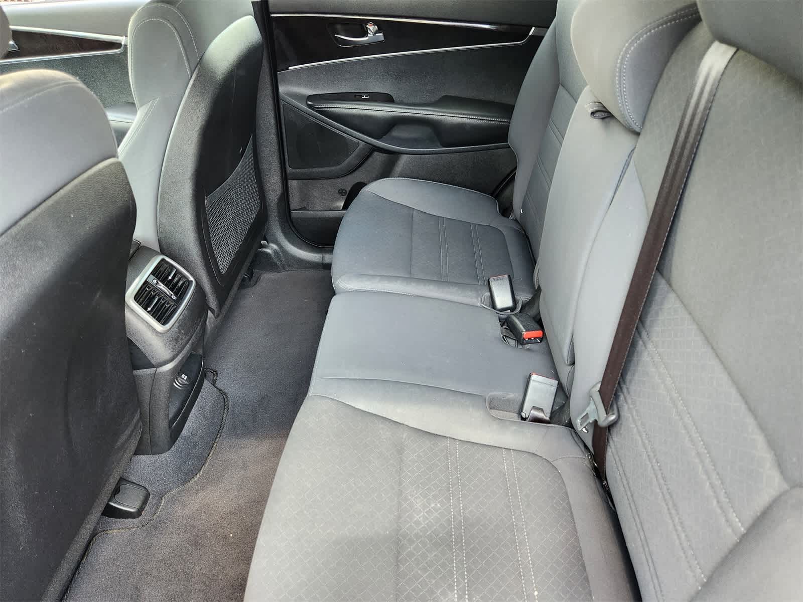 Thumbnail: 2016 Kia Sorento - 22