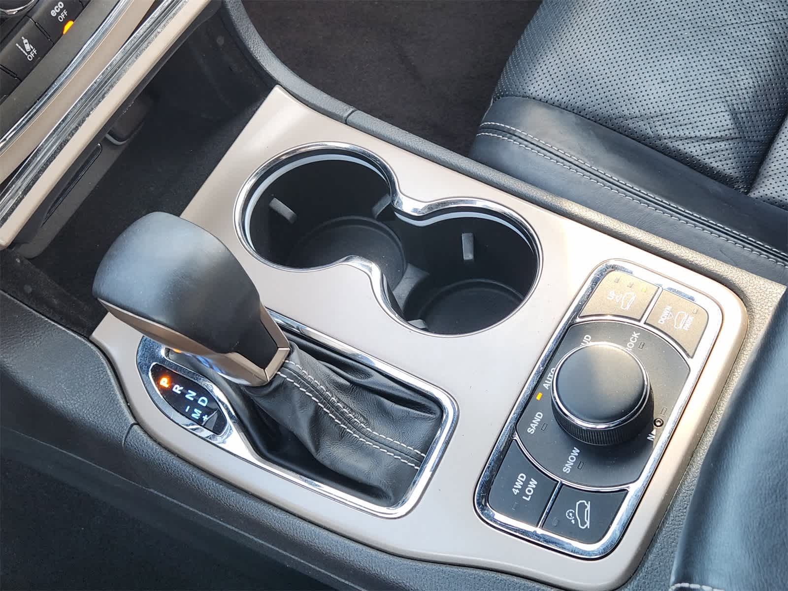 Thumbnail: 2017 Jeep Grand Cherokee - 20