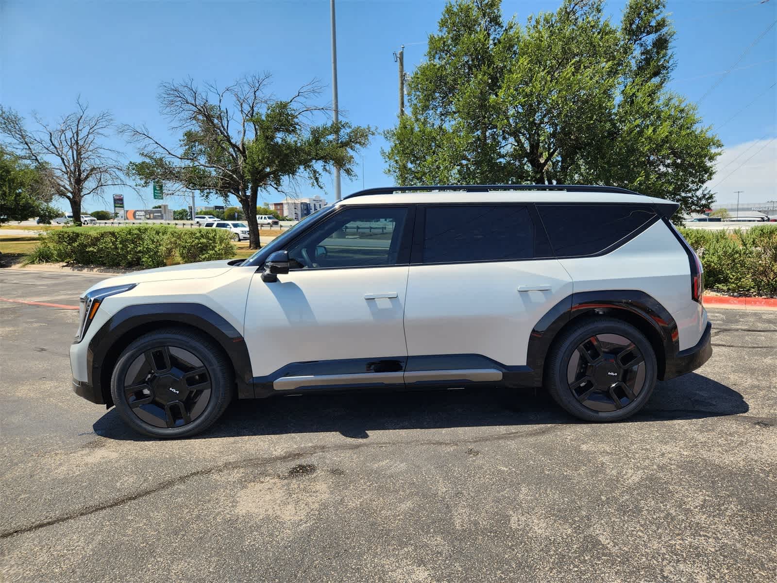 Thumbnail: 2026 Kia EV9 - 4