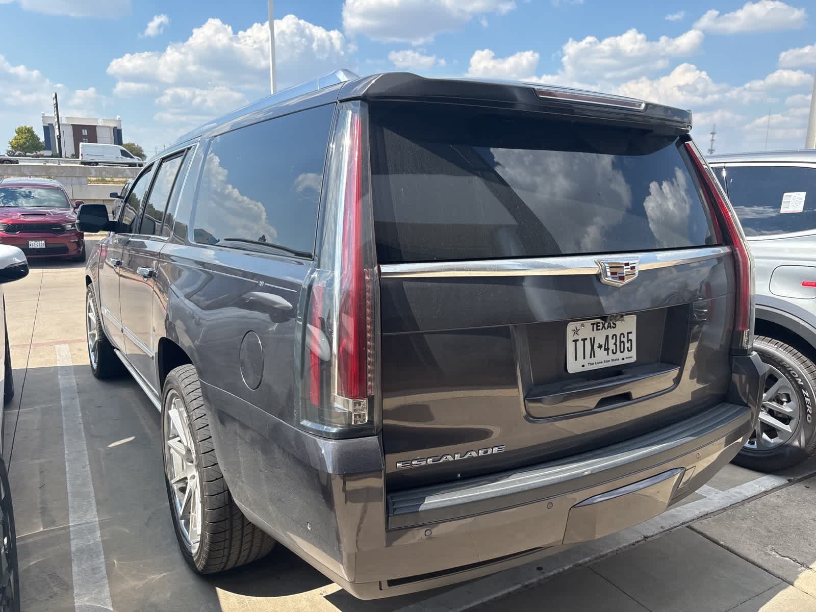 Thumbnail: 2018 Cadillac Escalade - 6
