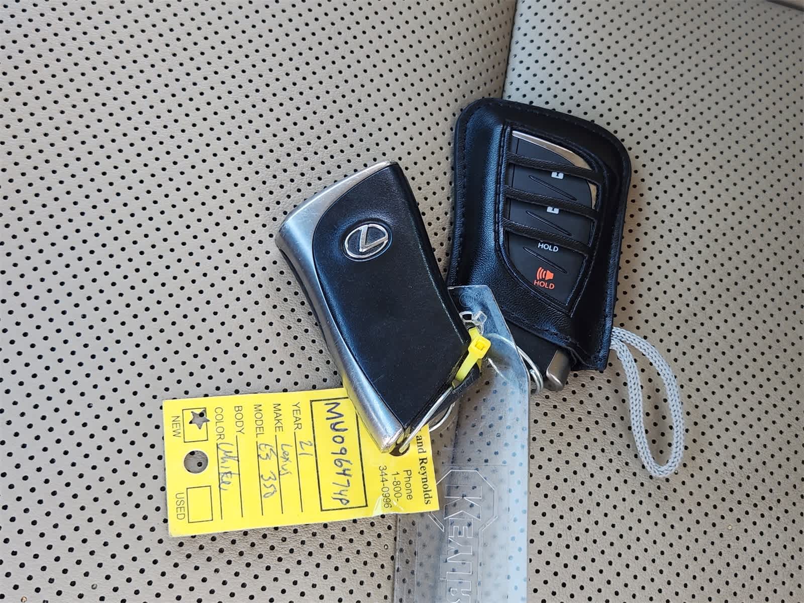 Thumbnail: 2021 Lexus ES - 33