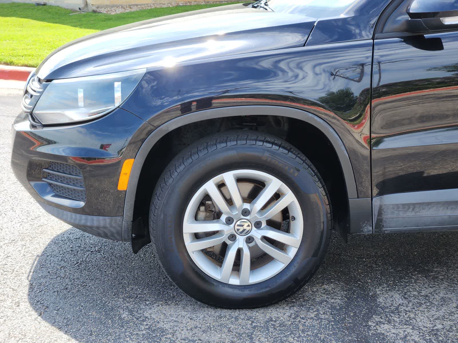 Thumbnail: 2016 Volkswagen Tiguan - 8