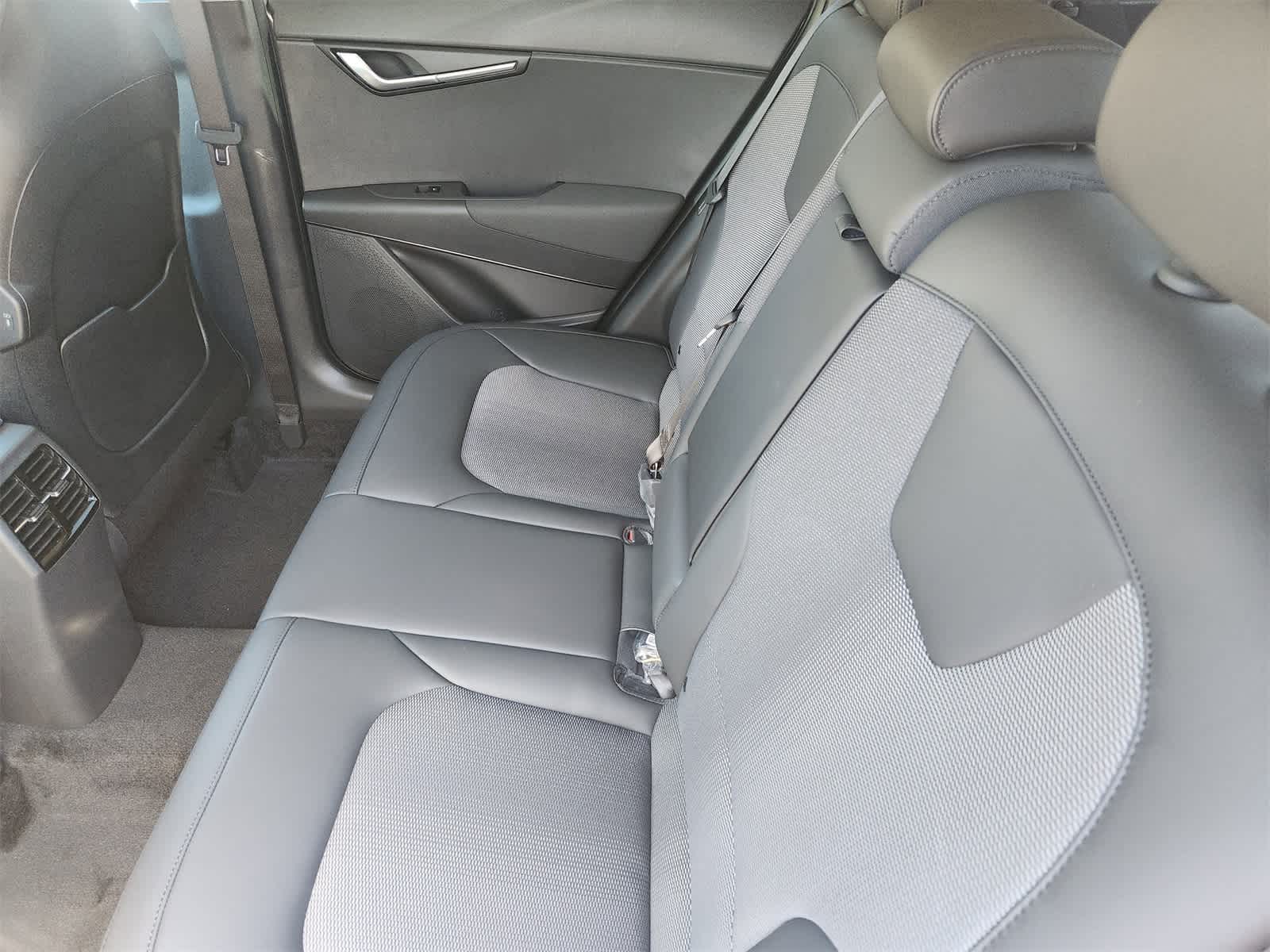 Thumbnail: 2026 Kia Niro - 20