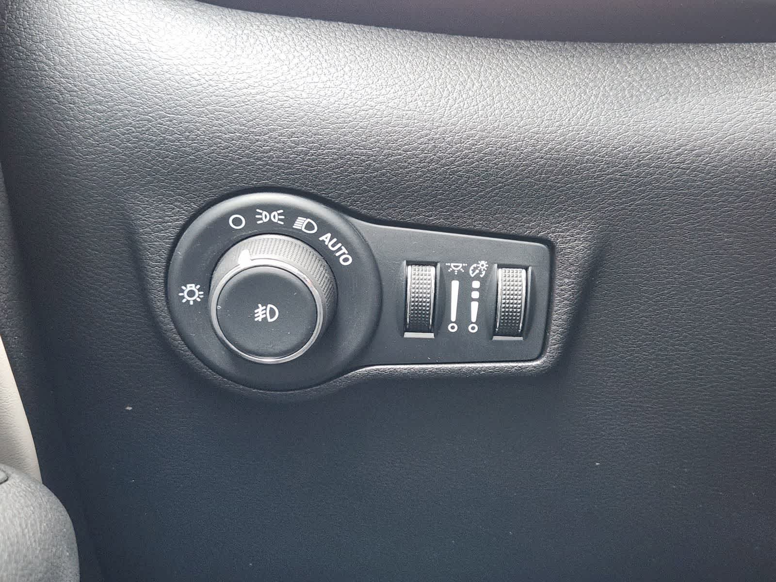 Thumbnail: 2025 Jeep Compass - 23