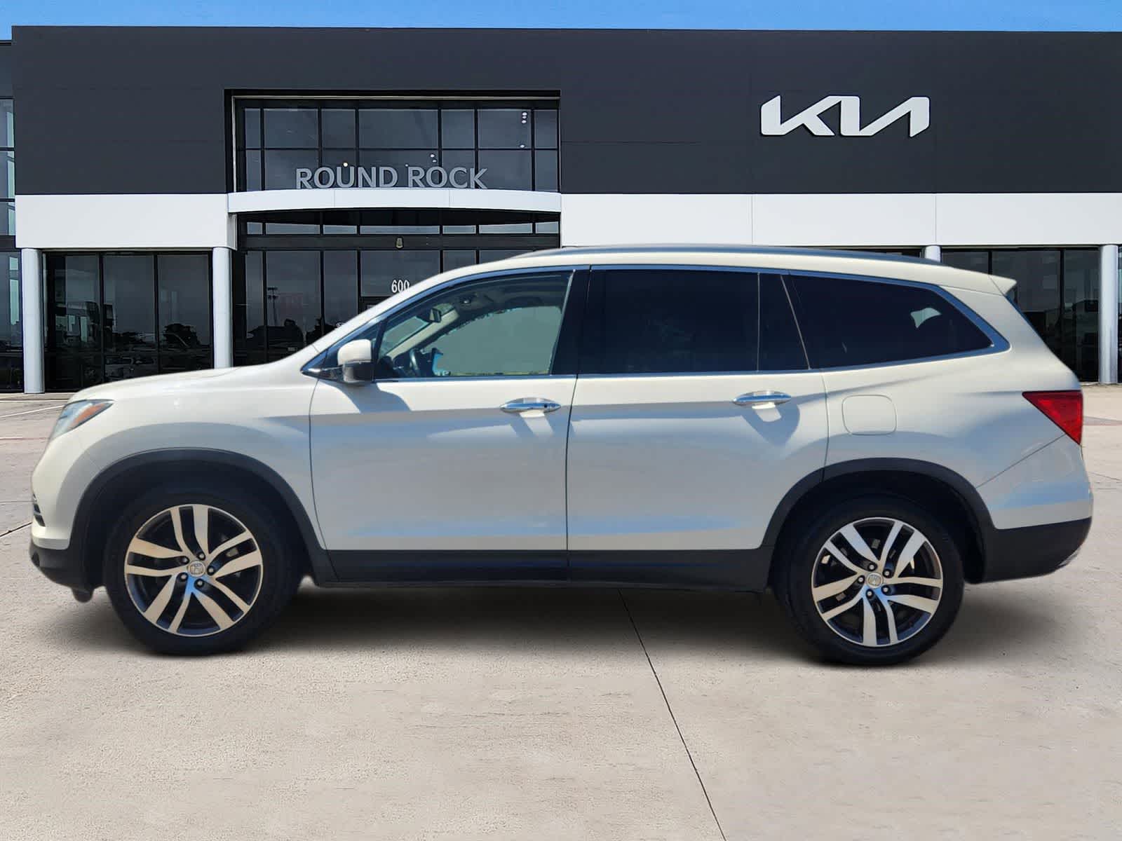 Thumbnail: 2016 Honda Pilot - 4