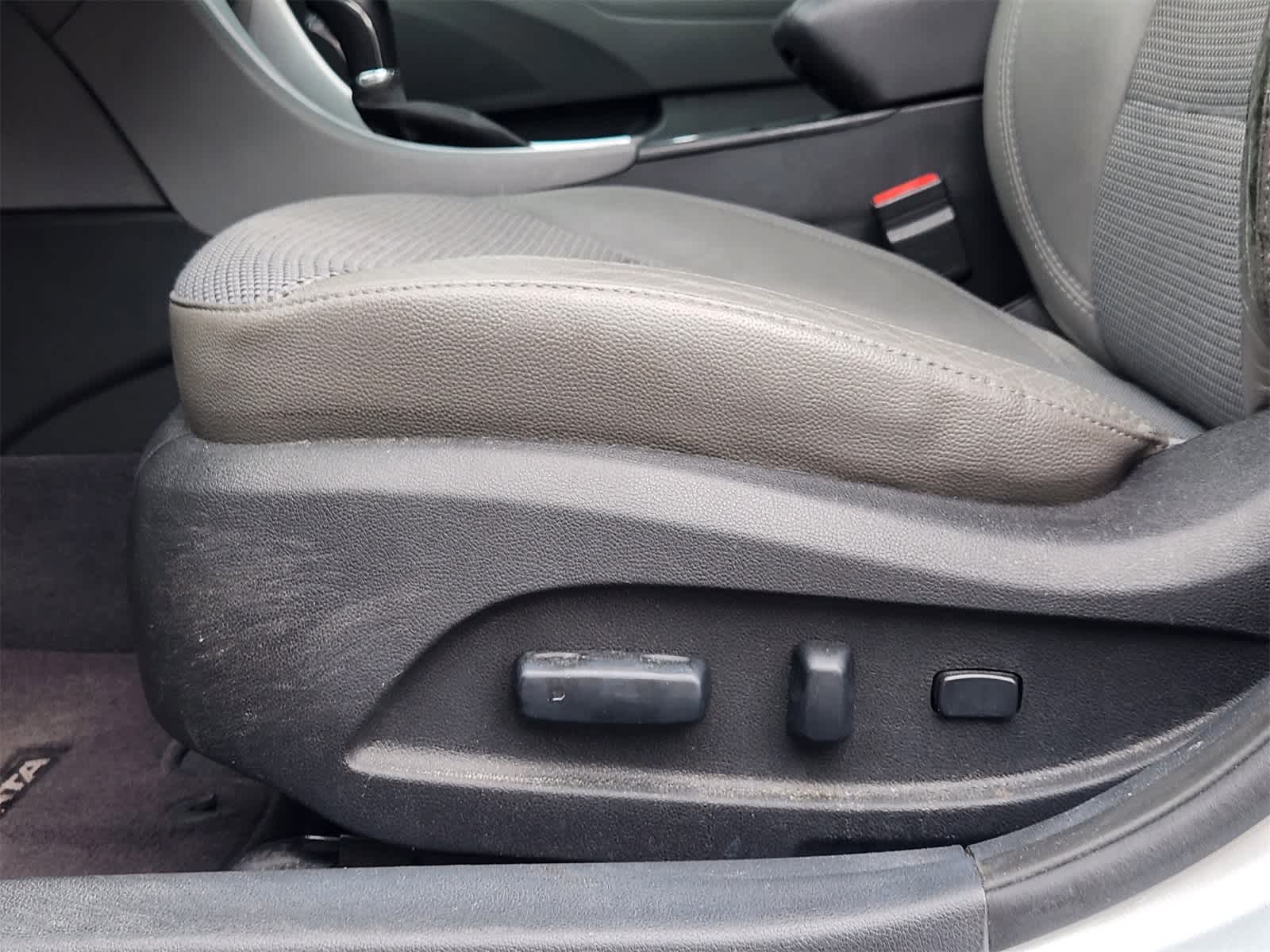 Thumbnail: 2012 Hyundai Sonata - 21