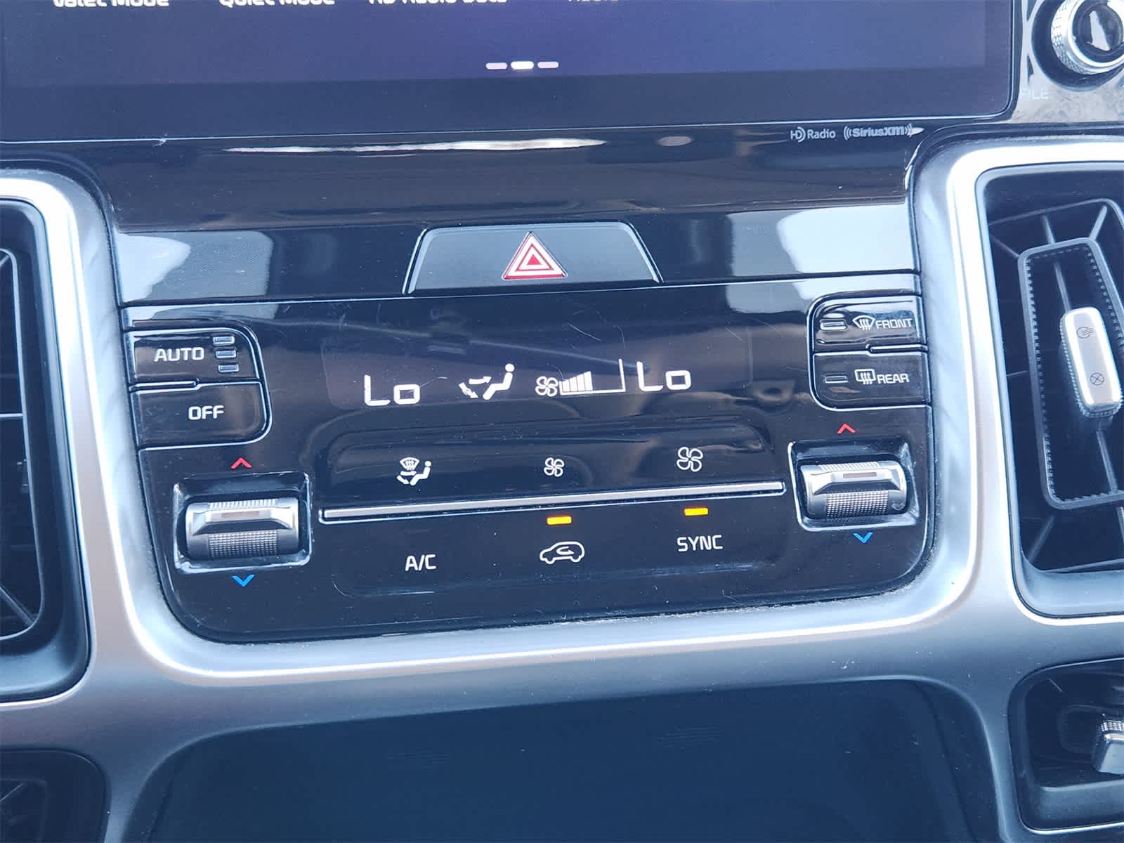 Thumbnail: 2022 Kia Sorento - 18