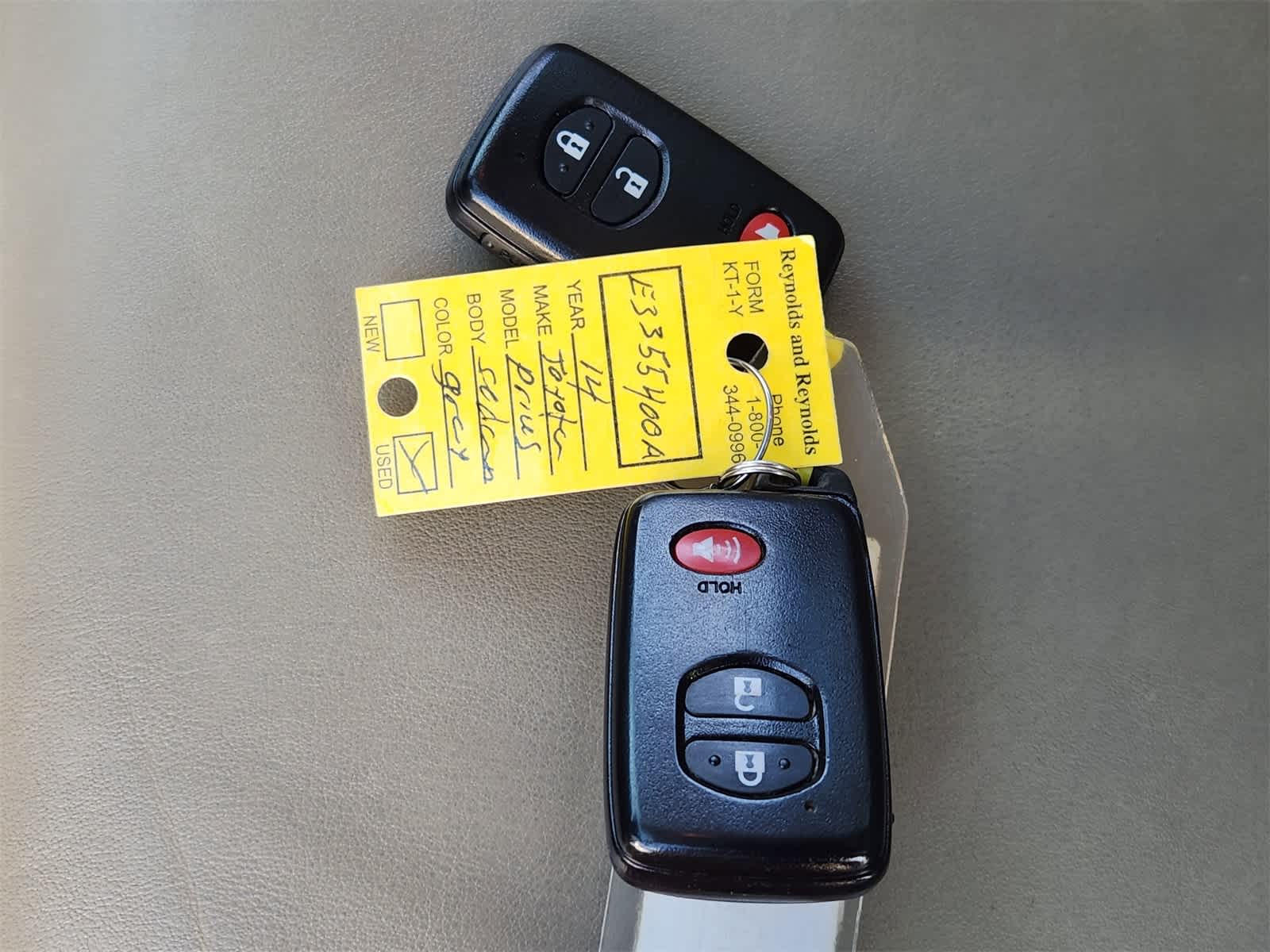 Thumbnail: 2014 Toyota Prius v - 32