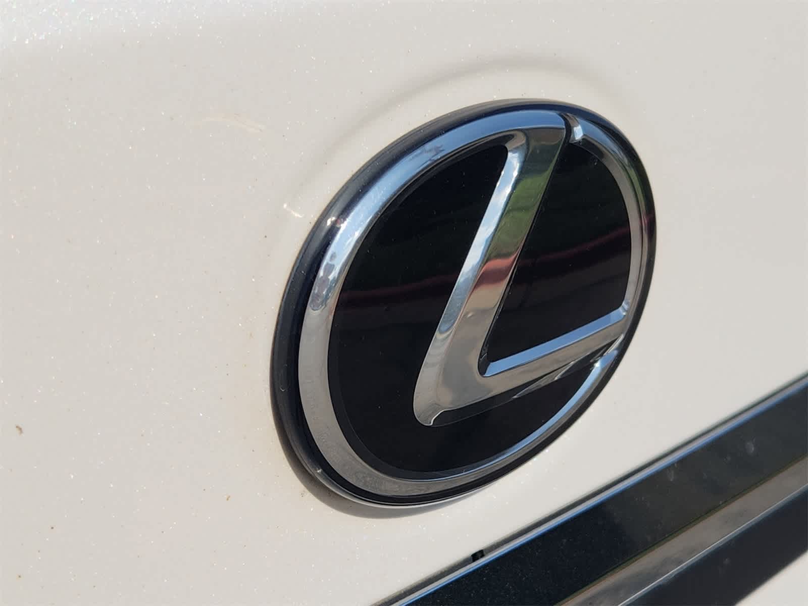 Thumbnail: 2021 Lexus ES - 12