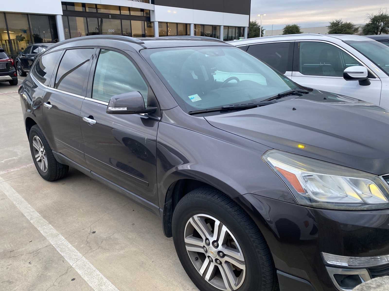 Thumbnail: 2017 Chevrolet Traverse - 3