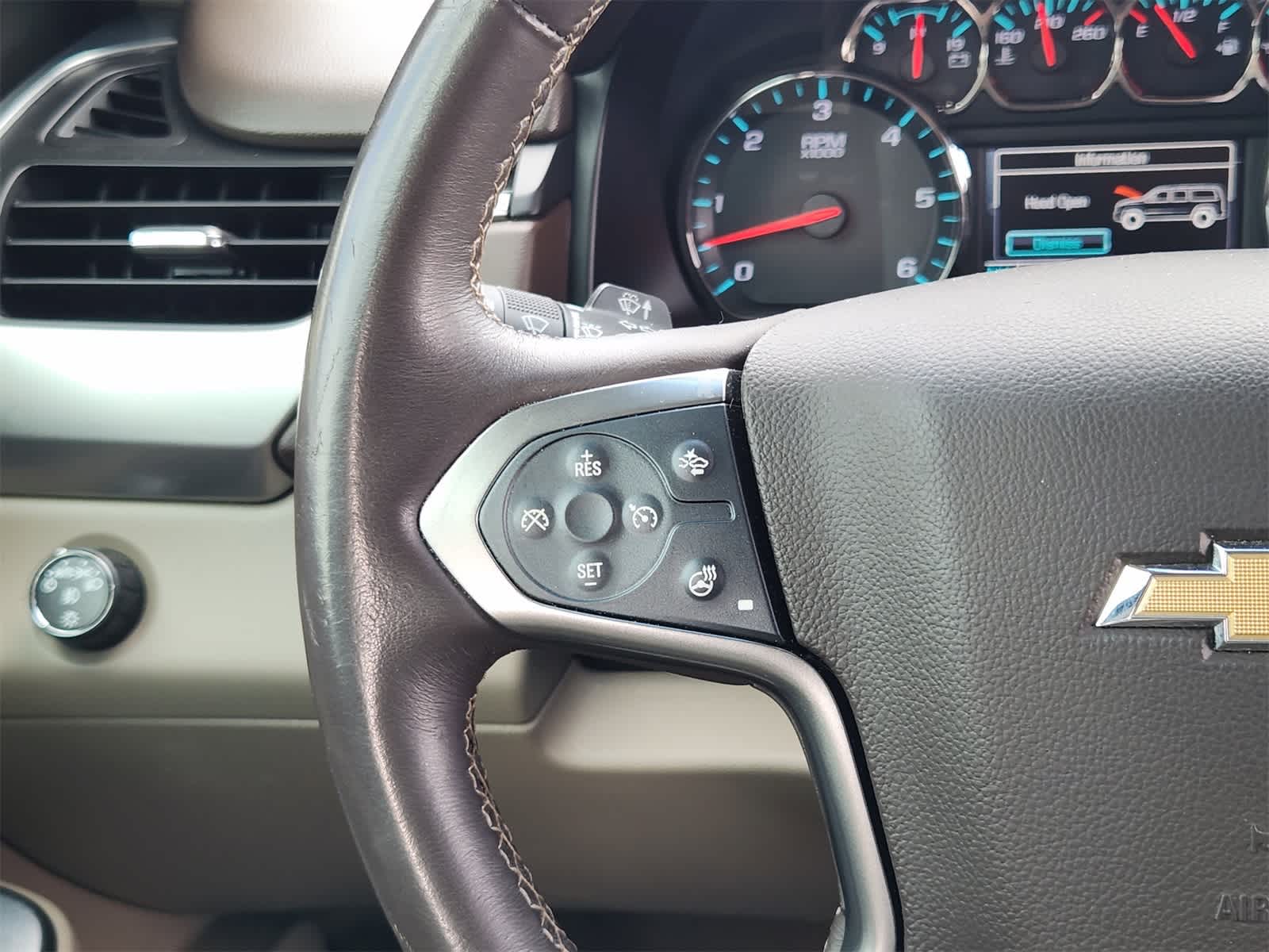 Thumbnail: 2015 Chevrolet Tahoe - 29