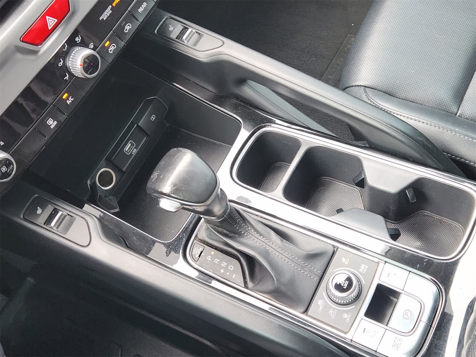 Thumbnail: 2020 Kia Telluride - 20