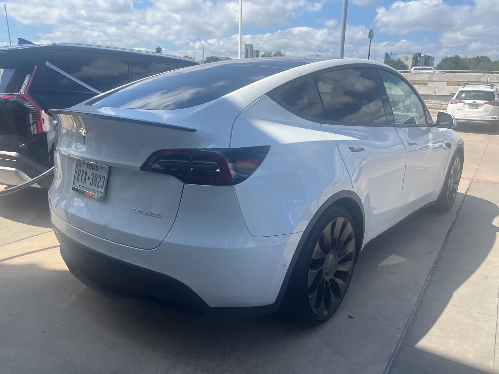 Thumbnail: 2022 Tesla Model Y - 4