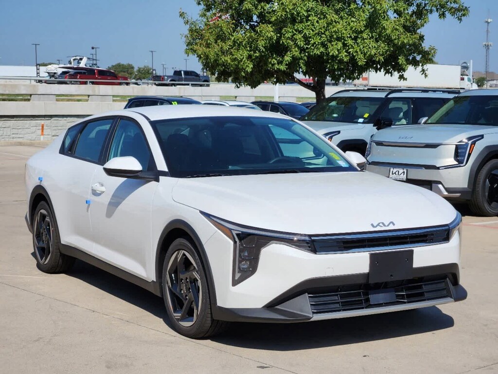 New 2025 Kia K4 EX Sedan